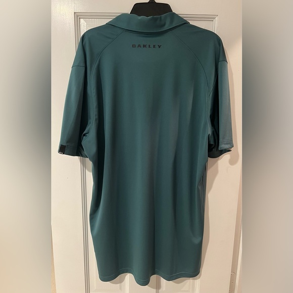 MENS OAKLEY GOLF POLO - Picture 3 of 4